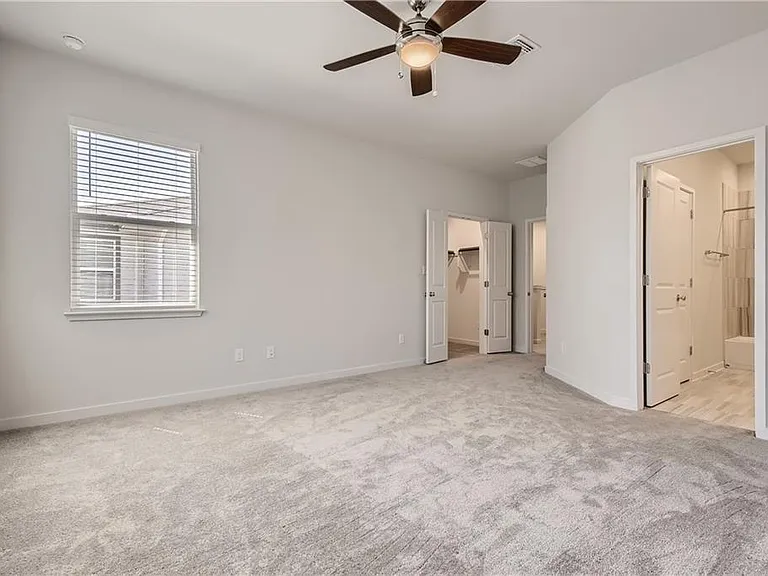 605 W South St #211 — Photo 13