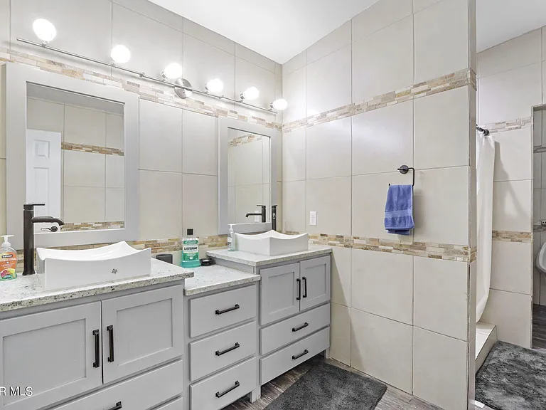 359 Mary Jeanne Ln #B-EL — Photo 13