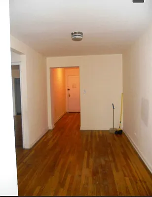 Rented by City Prime Commercial Realty  | media 34