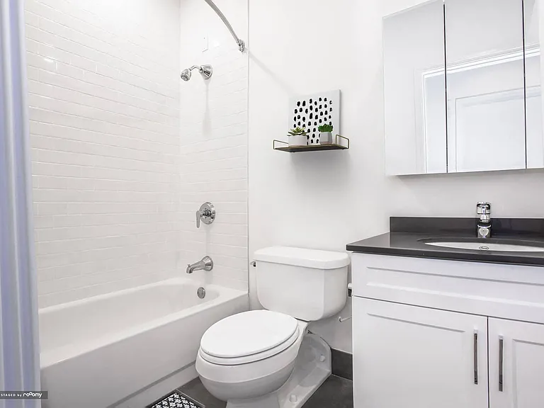 Bathroom - Modern-Scandinavian