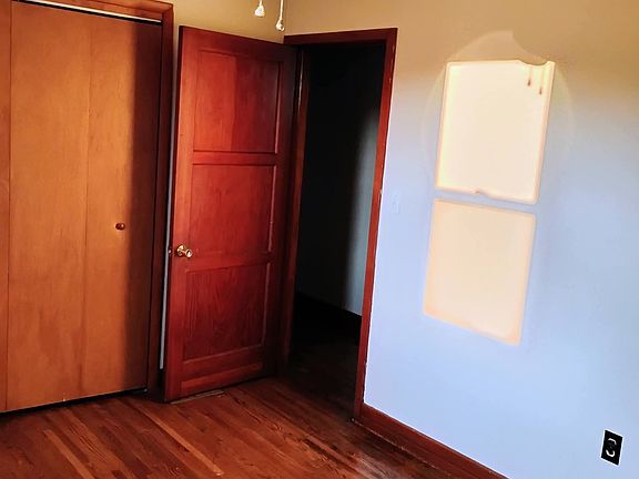 5th image of 1369 Huette Rd