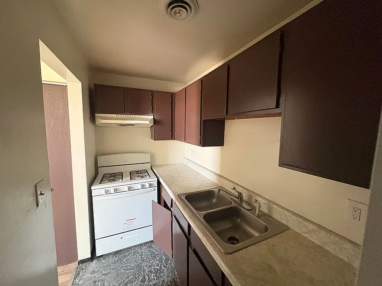 570 Miller Ave — Photo 19