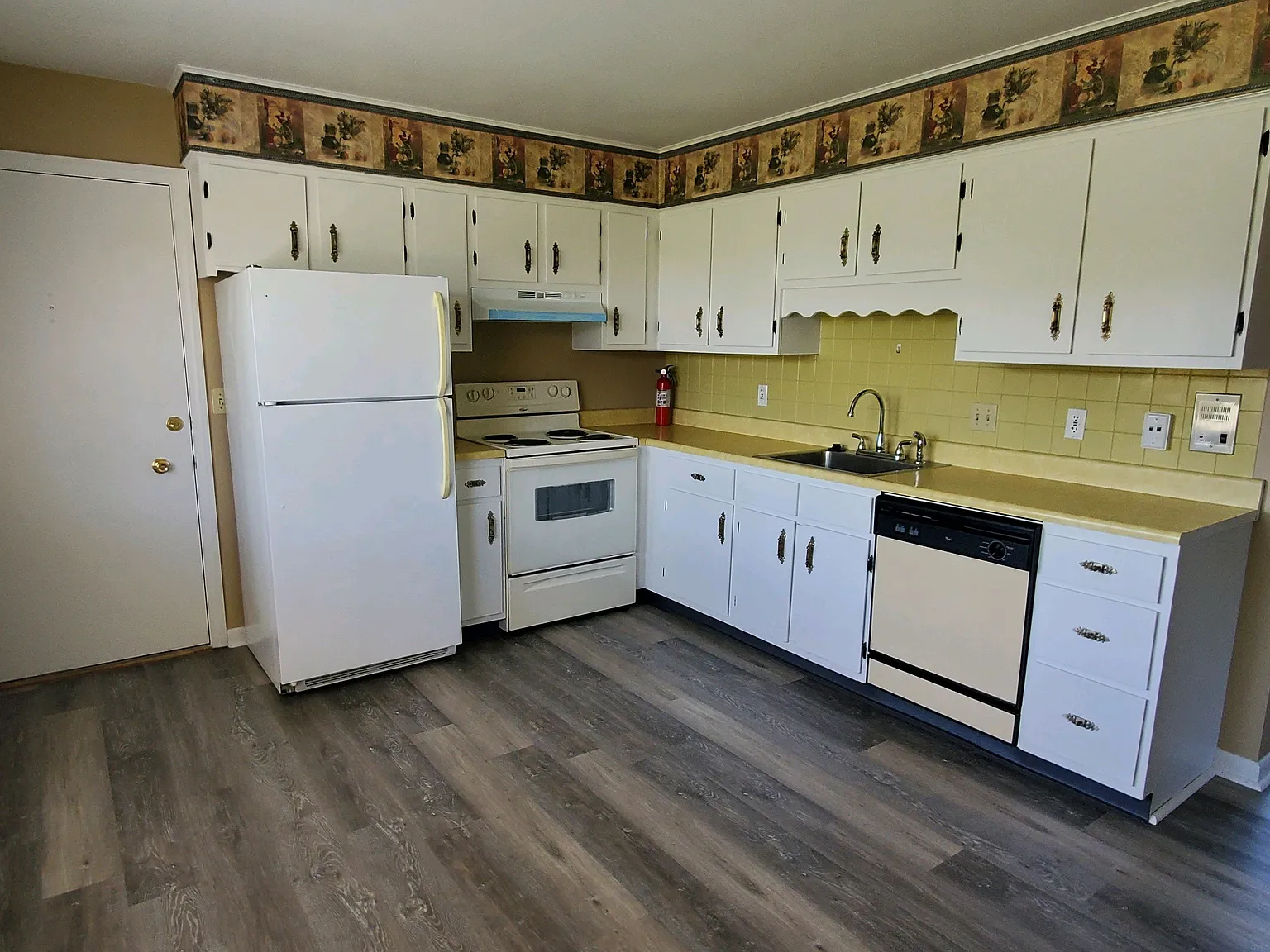 Large 2 bath 2 bedroom apartment — Photo 3