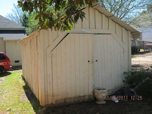 2nd image of 809 Greenville St