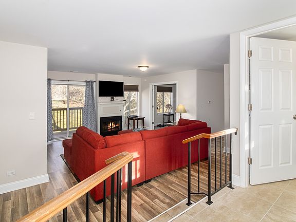 3rd image of 430 Somerset Ct APT D
