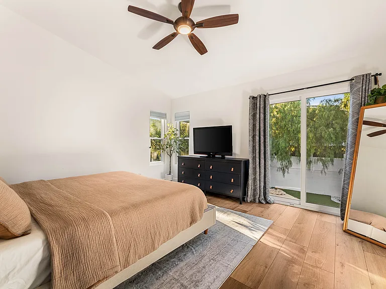 1131 Dincara Rd — Photo 17