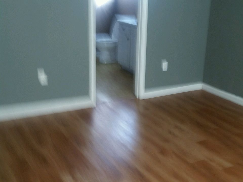 2nd image of 544 Crocker Rd