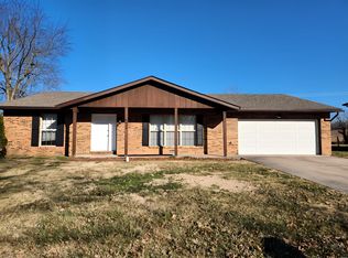 602 Saint John Dr, Belleville, IL