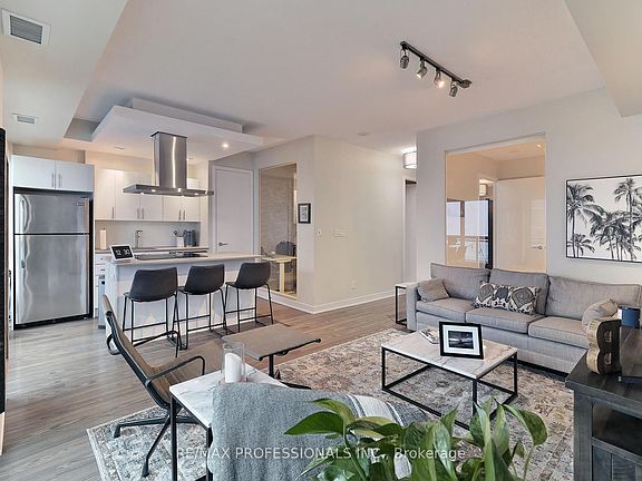 5th image of 165 Legion Rd N Unit 1733