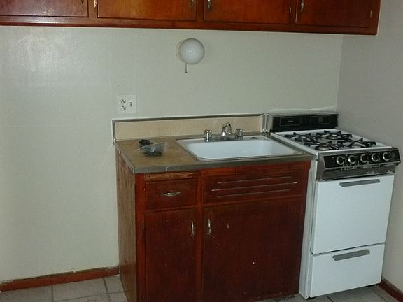 5th image of 5555 N Teutonia Ave APT 6