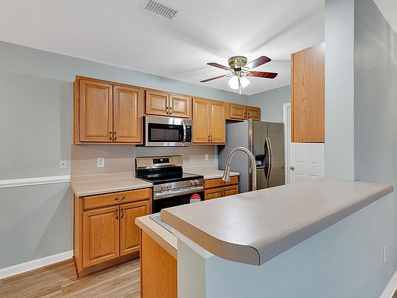 4th image of 125 Brentwood Dr. #A