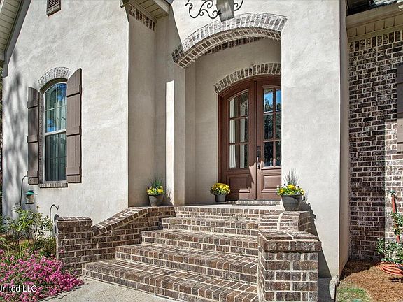 5th image of 4 Woodlands Dr