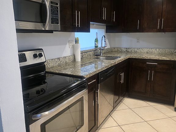 5th image of 8730 SW 133rd Avenue Rd #32