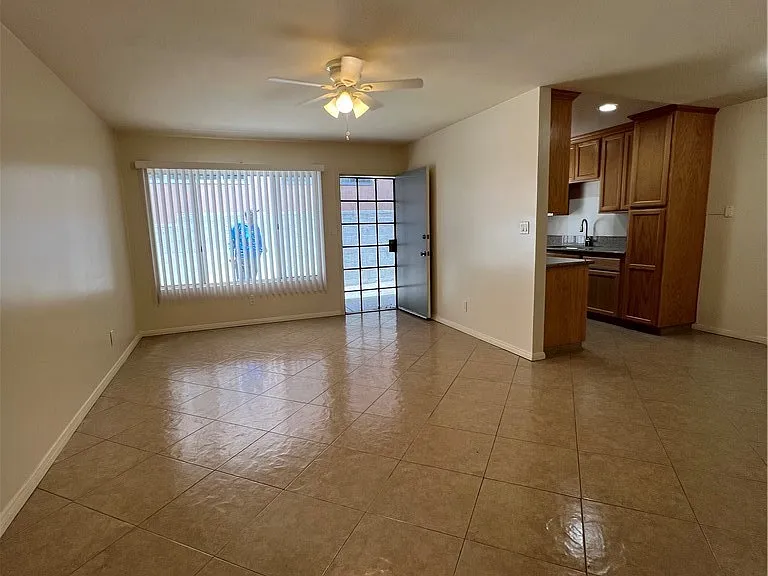 535 E Hazel St #4 — Photo 4