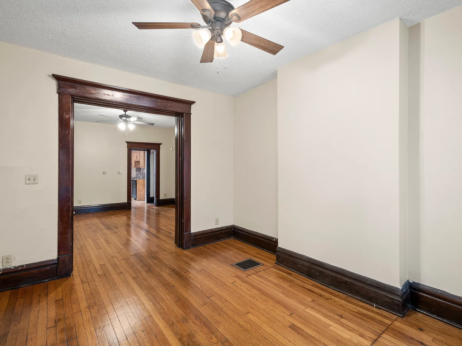 4 bed, 1600 sqft, $2,300 — Photo 3