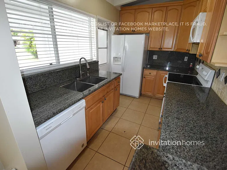 2548 Gulfstream Ln — Photo 5