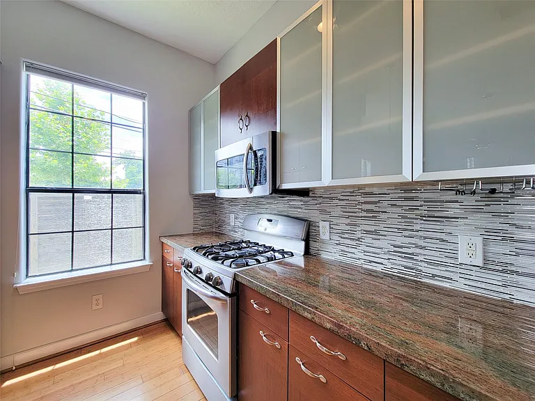 1414 Emancipation Ave #A — Photo 11