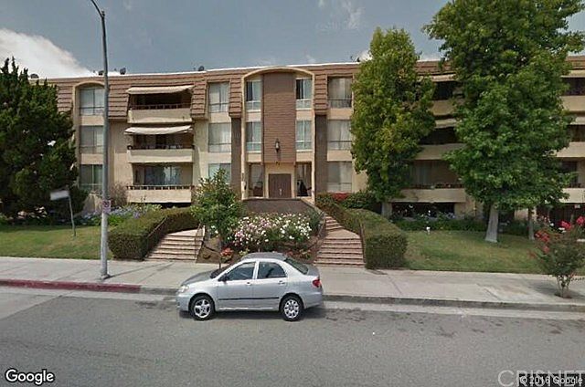 1st image of 5215 Balboa Blvd Unit 306