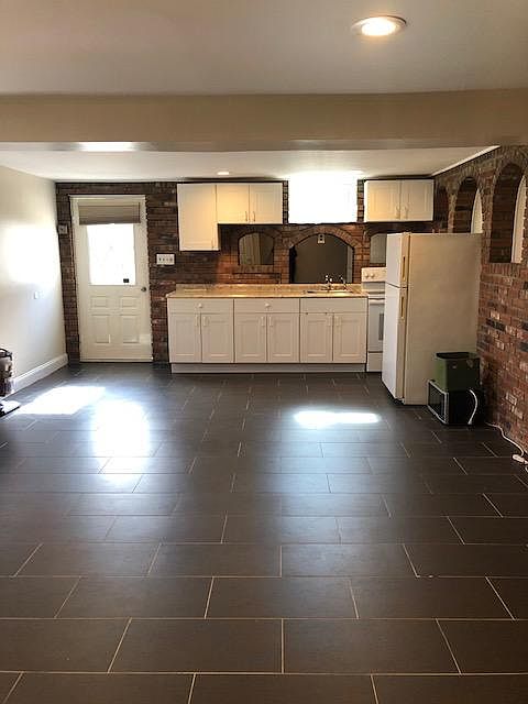 1st image of 199 Wood St #1