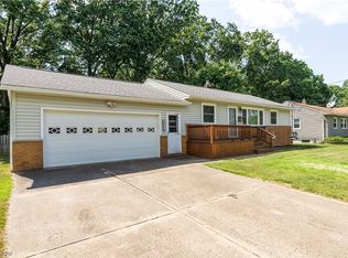 4050 Kenneth Rd, Stow, OH 44224