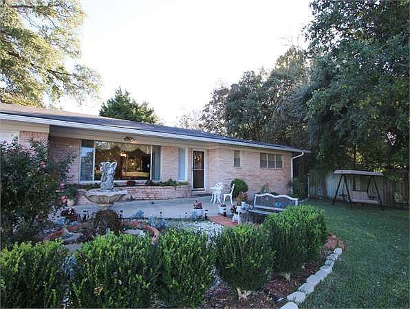 1st image of 4010 Brooklawn Dr