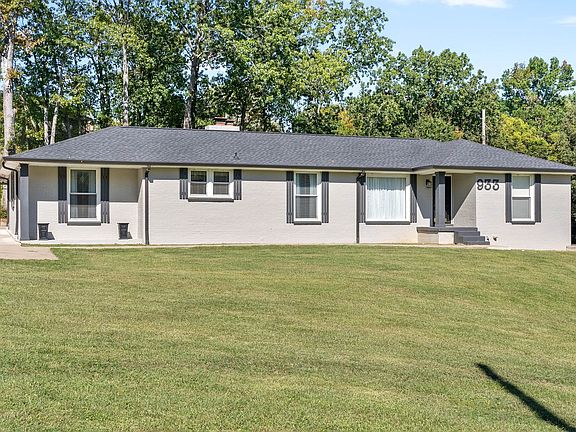 2nd image of 933 Swift Dr