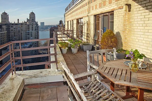 Sold by Brown Harris Stevens | media 23