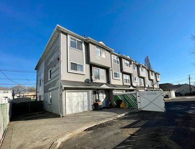 23 Tony Ct, Staten Island, NY, 10305