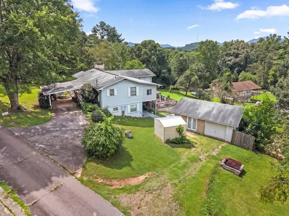 304 Cedar Estates Rd, Franklin, NC 28734