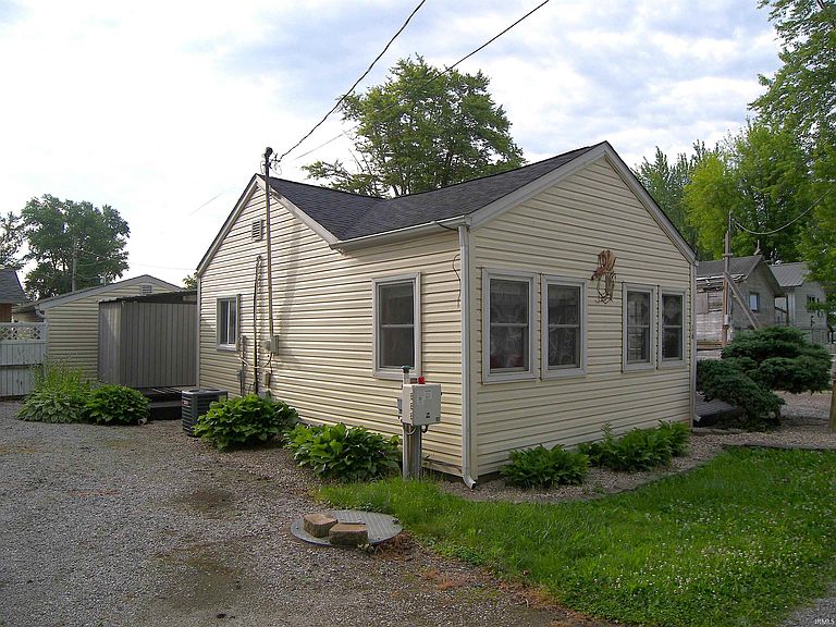 Listing photo 3