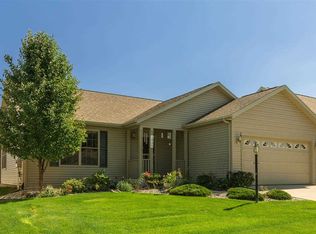 1934 Wild Rose Ln, Mishawaka, IN