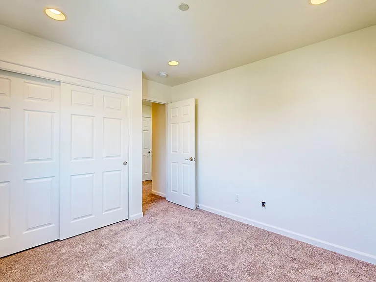 642 Acacia Ln — Photo 34