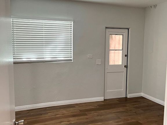 5th image of 2552 Cedar Ave