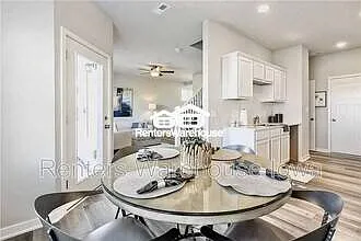 3 Bedroom Townhome w/2 car Garage — Photo 3