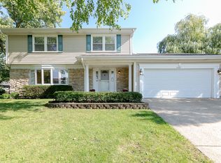 2507 N Raleigh St, Arlington Heights, IL 60004