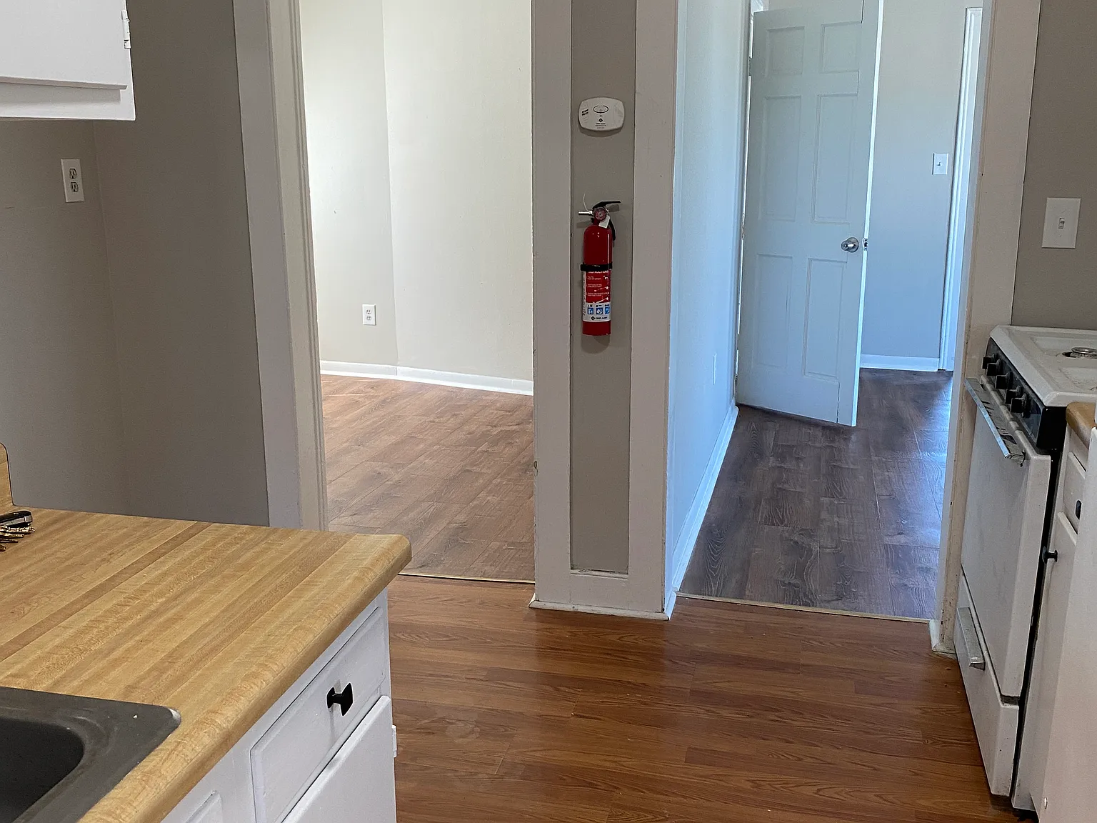 2 bed, 750 sqft, $1,200 — Photo 3