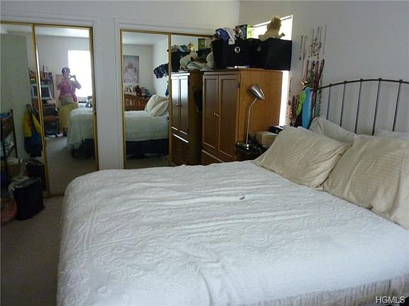 5th image of 326 Parkside Dr