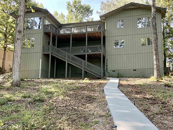 3rd image of 12 Delavega Cir