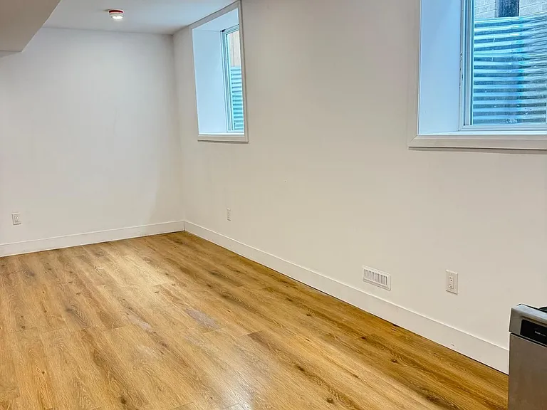 2595 Bateman Trl — Photo 2