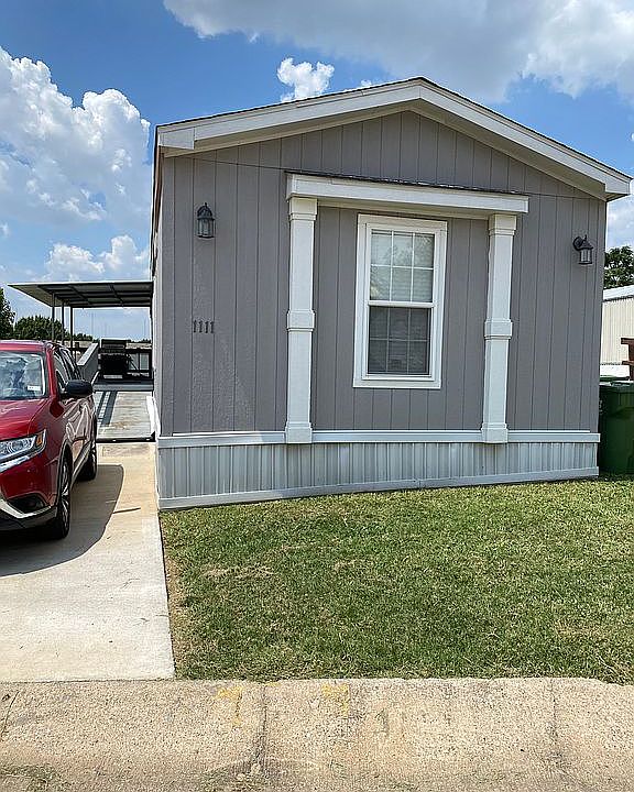 Ramp & stairs in the front