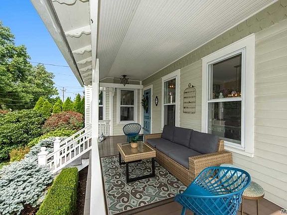 3rd image of 22 Bayview Ave