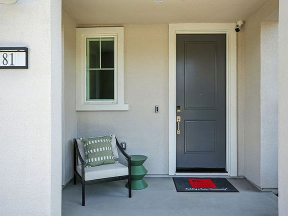 Residence 2 Entry