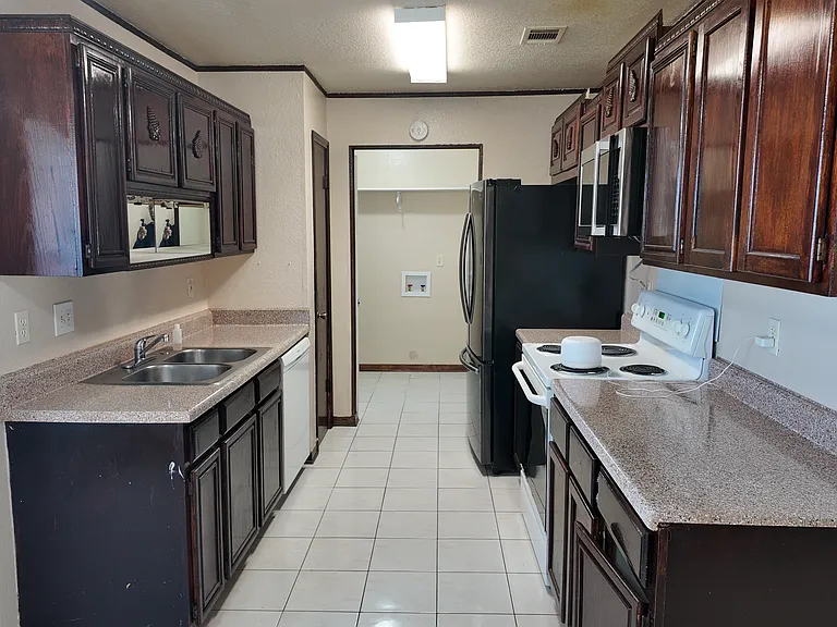 2812 Fieldstone Dr — Photo 12