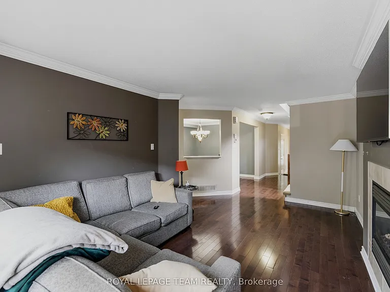 216 Horseshoe Cres — Photo 30