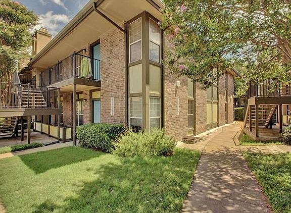 3rd image of 7685 Northcross Dr Unit 425