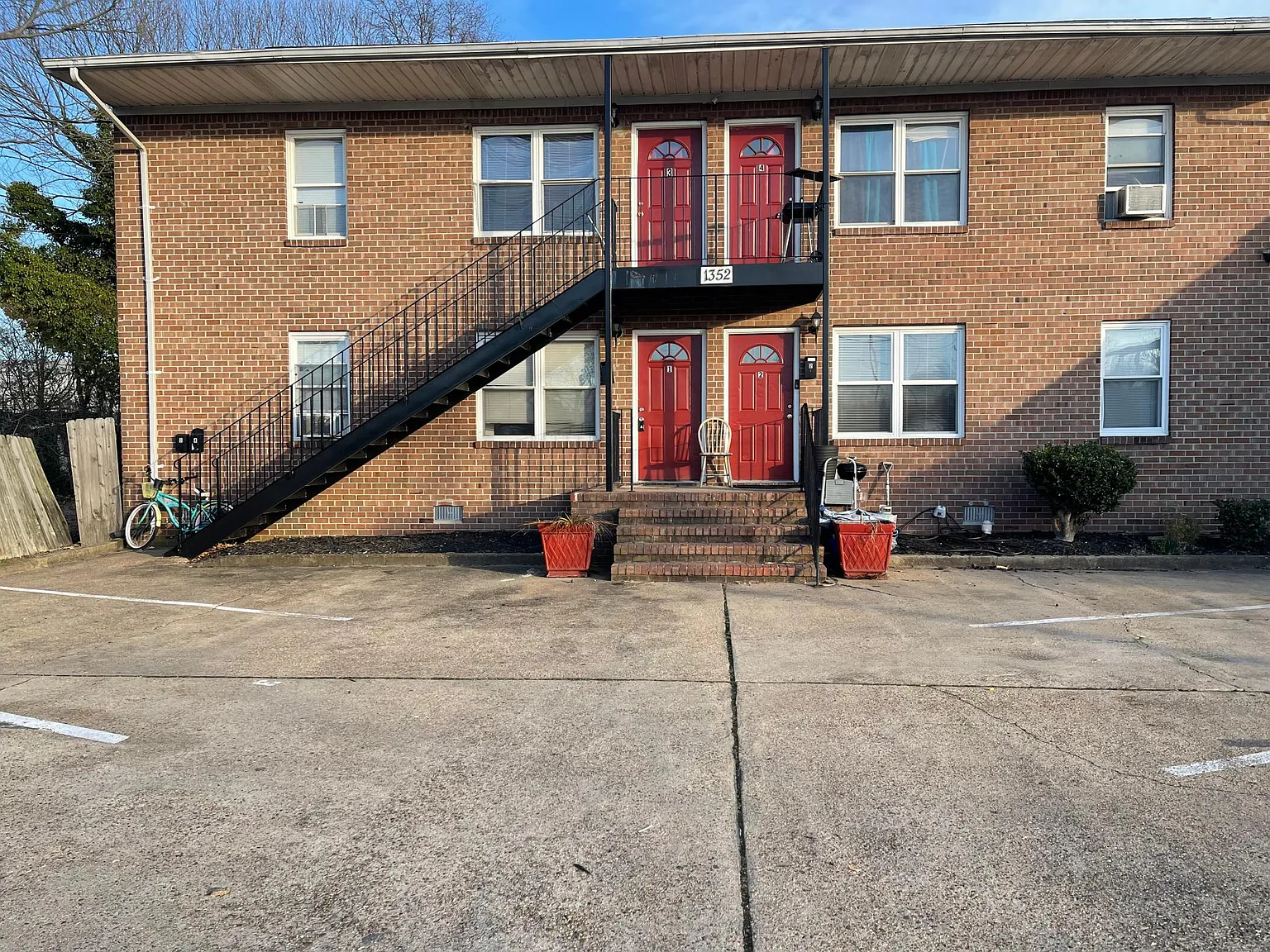 2 bed, 800 sqft, $1,100 — Photo 2