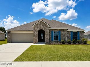 647 Griffiths Ct, Breaux Bridge, LA 70517