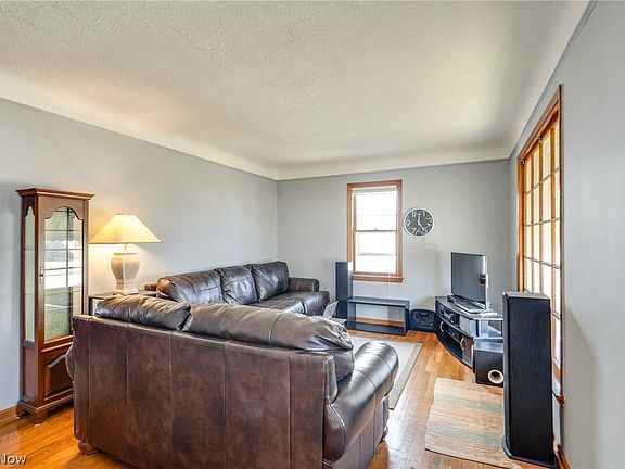 4th image of 5806 Forest Ave