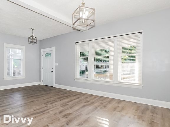 3rd image of 3868 W 38th St
