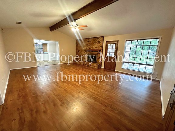 4th image of 1604 Yorkstown Dr
